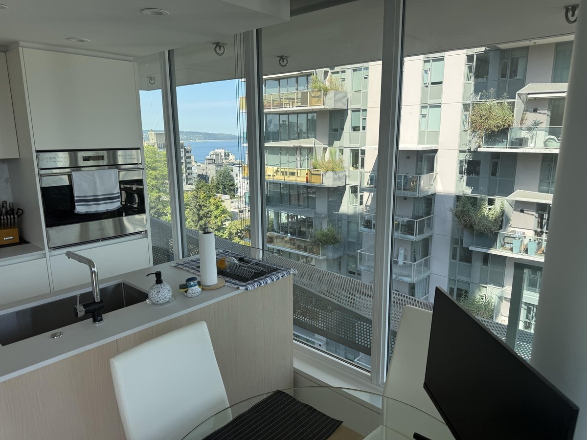 1365 Davie Street - Photo 7