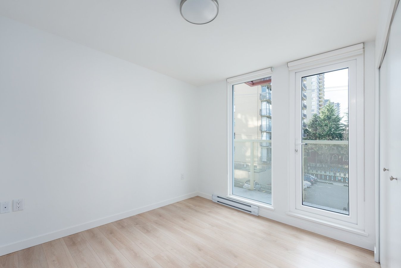 1090 Jervis Street - Photo 9