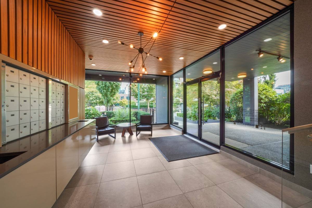 1550 West 10th Avenue - Photo 11