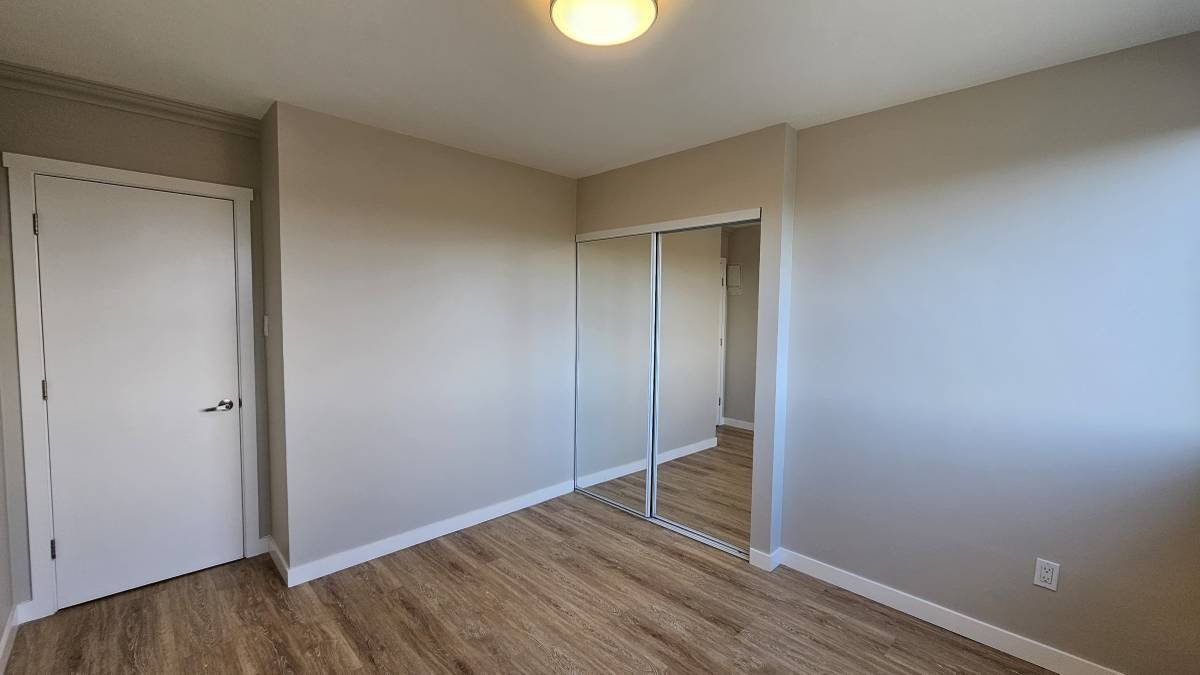 1550 West 10th Avenue - Photo 6