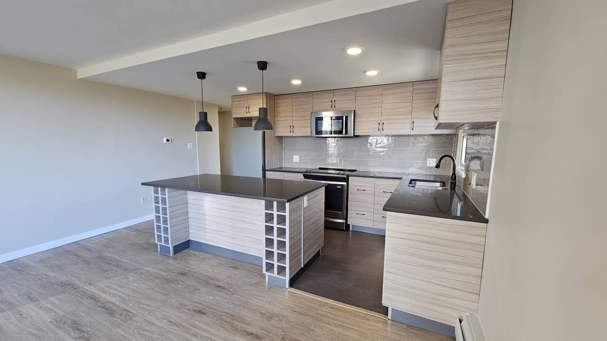 1550 West 10th Avenue - Photo 1