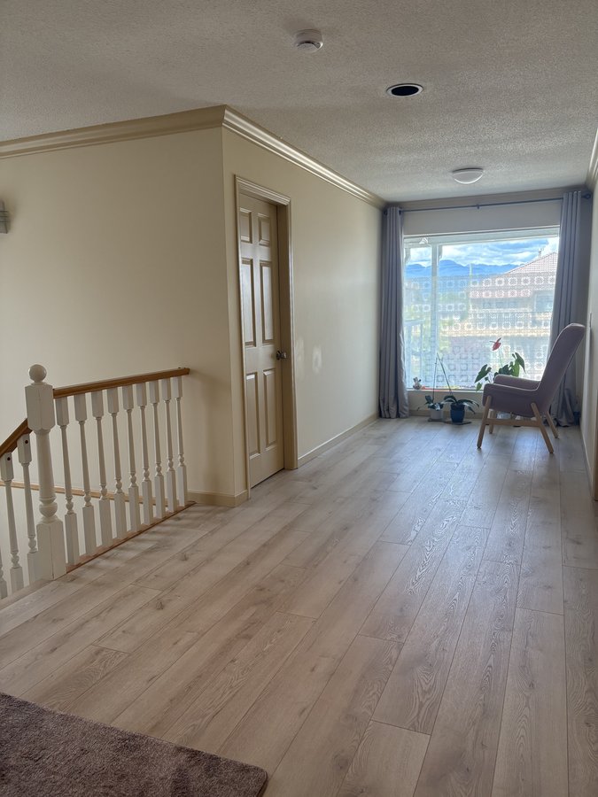 491 West King Edward Avenue - Photo 2