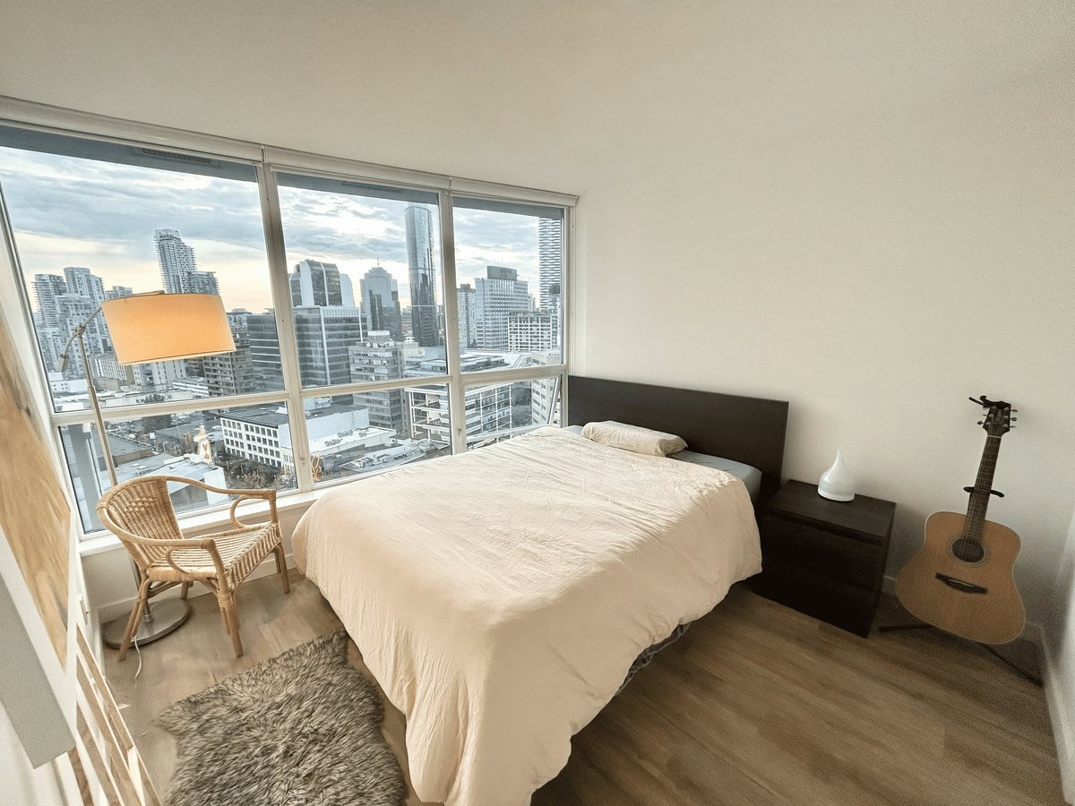 833 Seymour Street - Photo 3