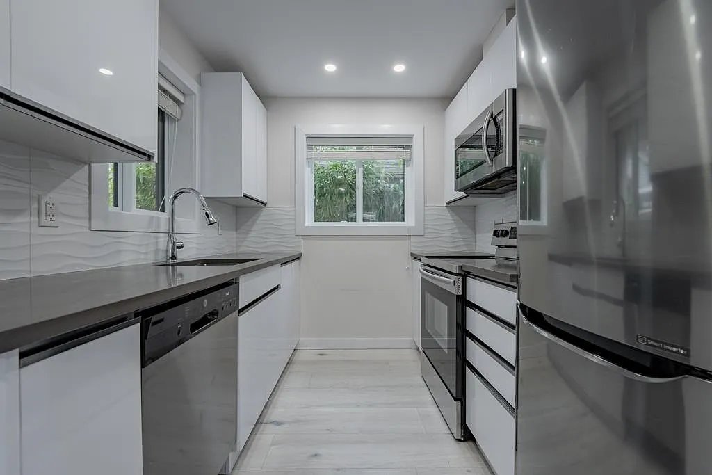 882 East 12th Avenue - Photo 5
