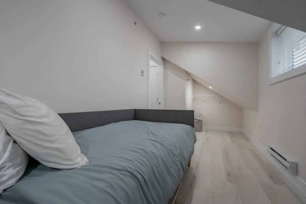 882 East 12th Avenue - Photo 8