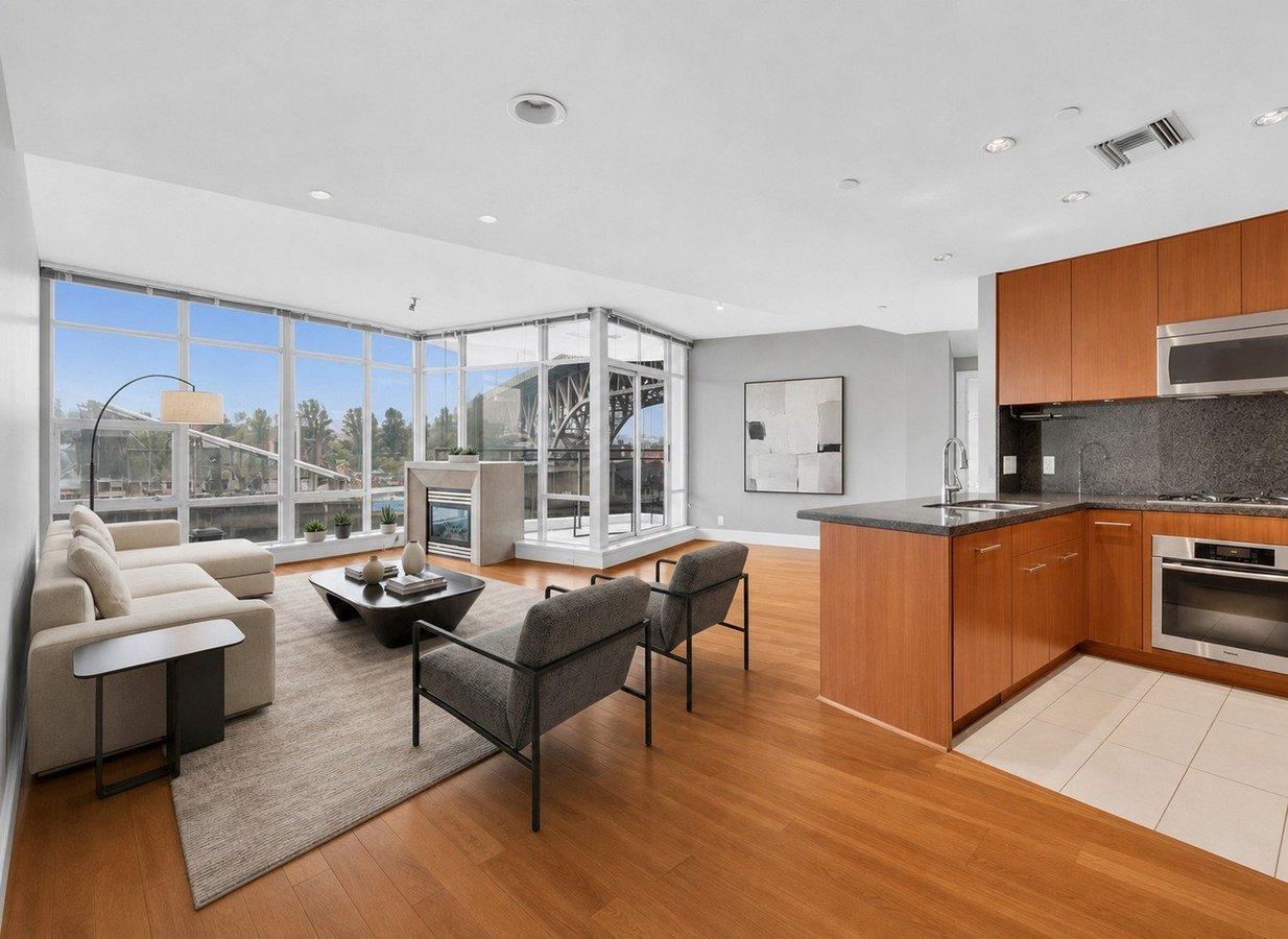 628 Kinghorne Mews - Photo 2