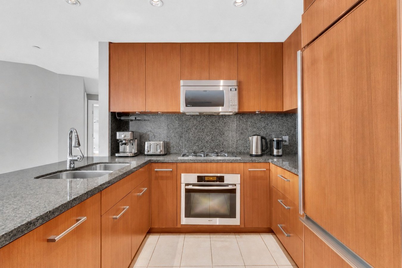 628 Kinghorne Mews - Photo 4