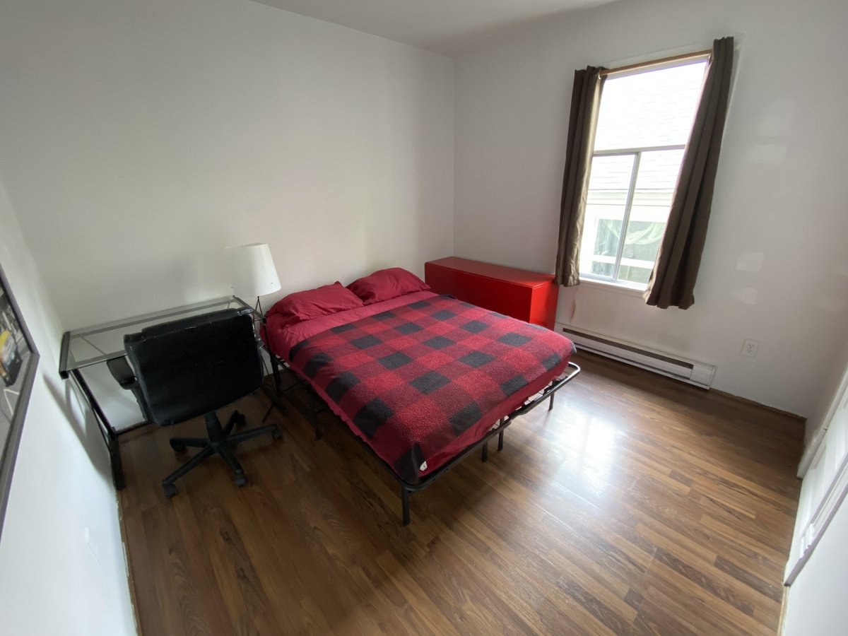 1620 Graveley Street - Photo 9