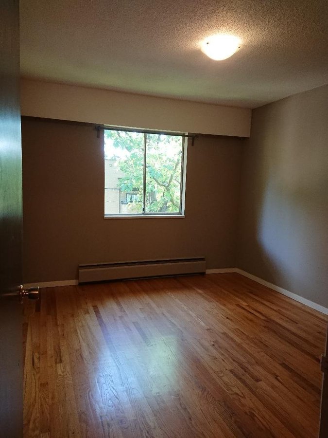 2280 Vine Street - Photo 5