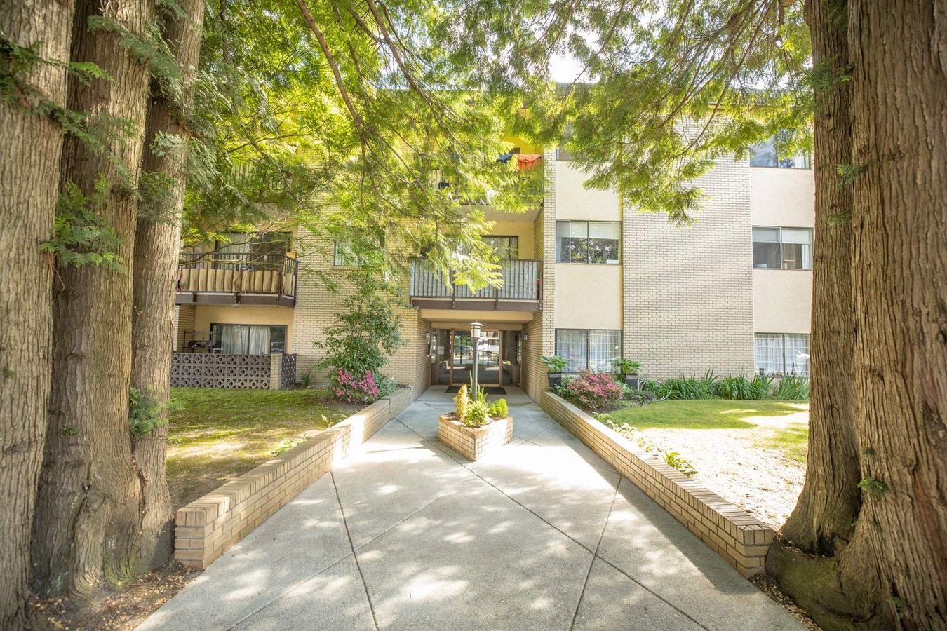 All Apartments for Rent Under 2,500 in Vancouver