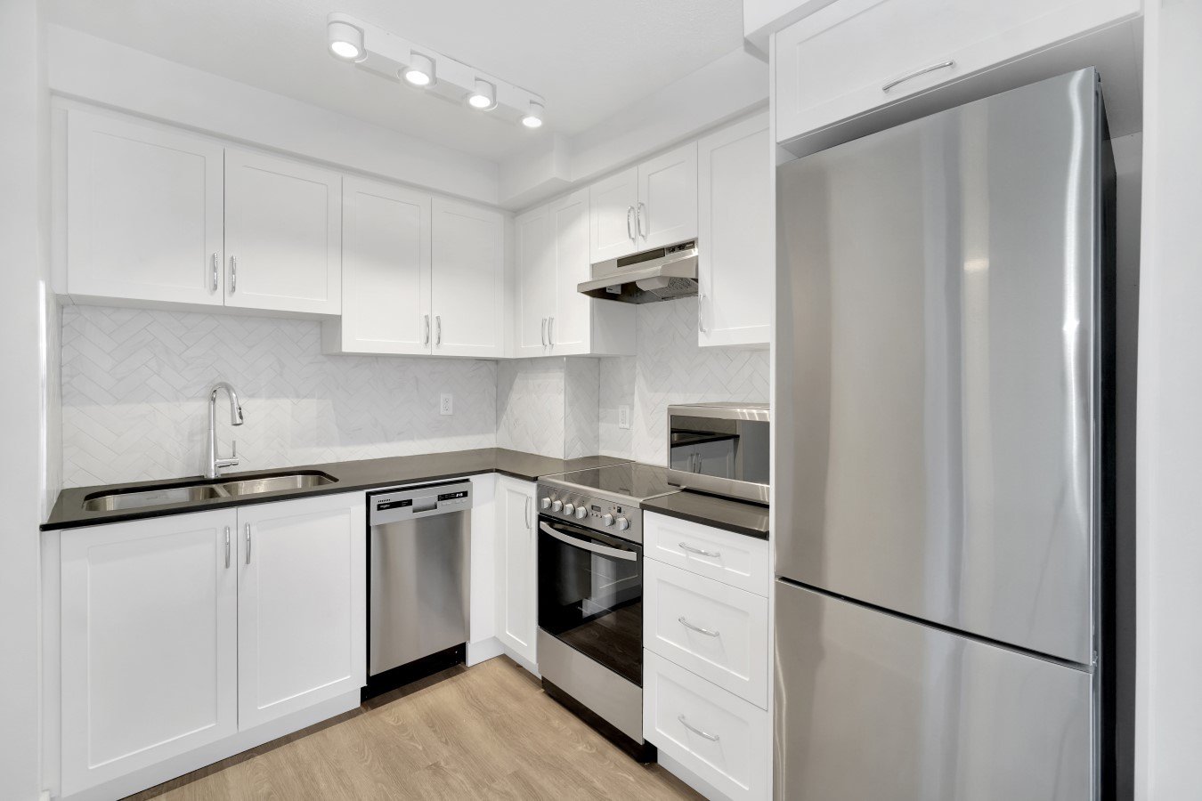 Rentals.ca ) West End Vancouver Apartments, Condos and Houses For Rent