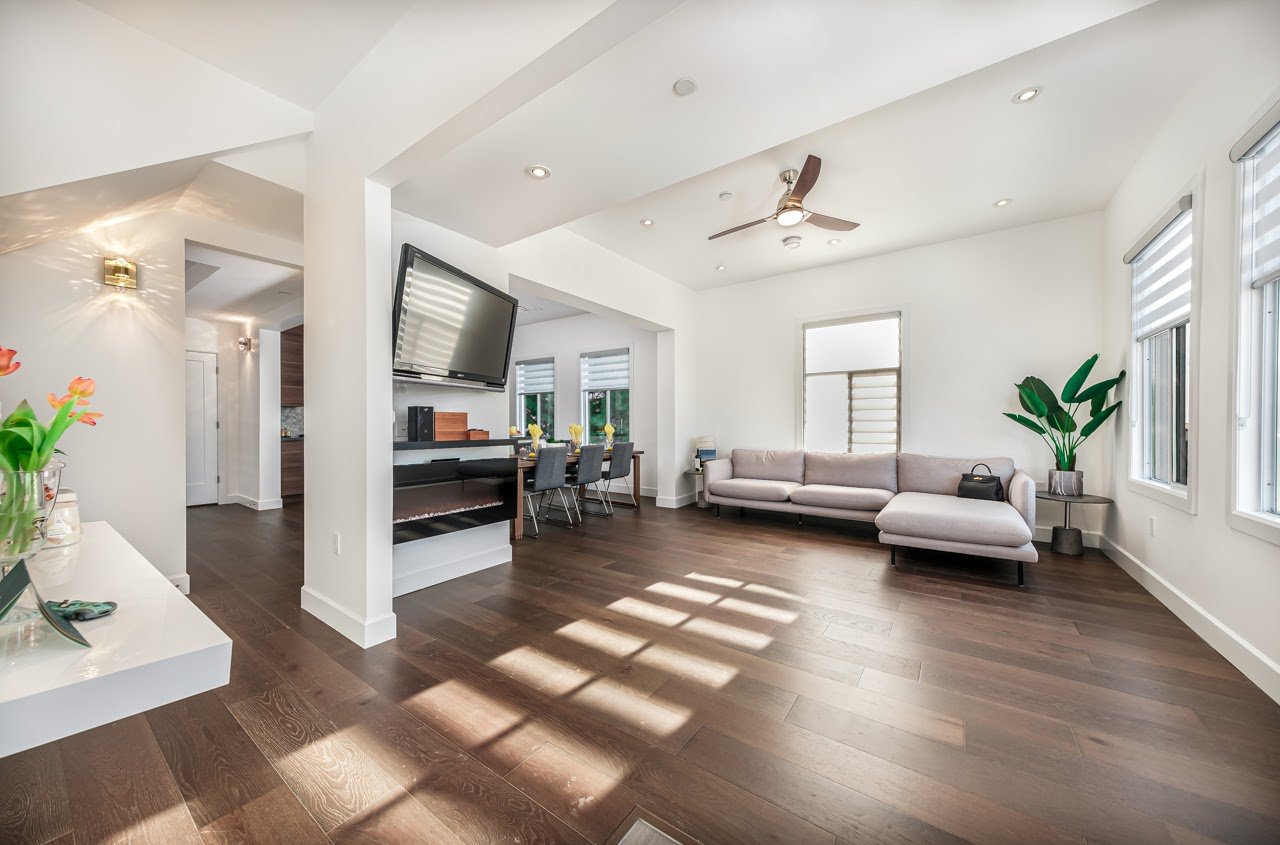 6460 Saint George Street - Photo 2
