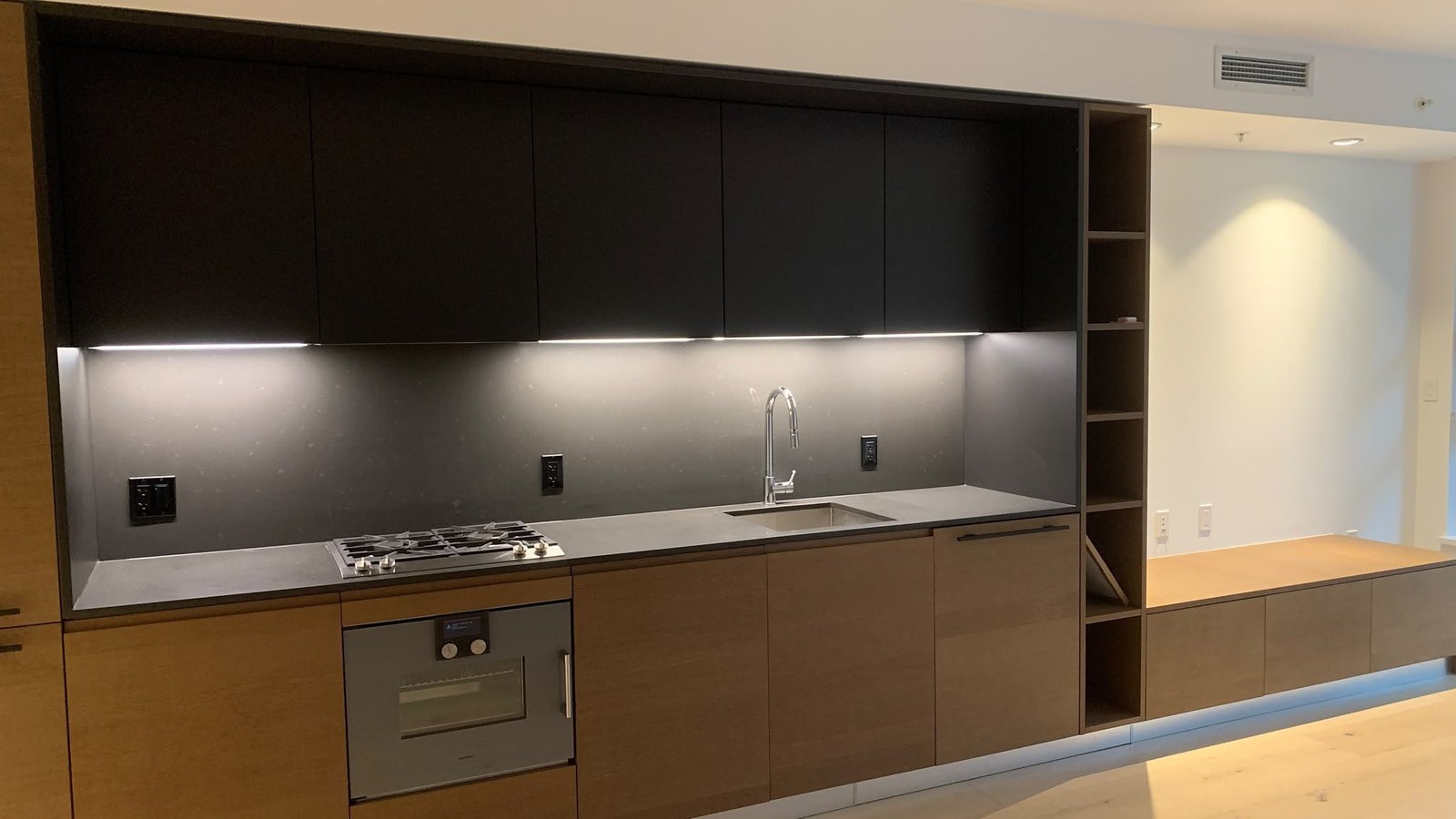 1289 Hornby Street - Photo 2