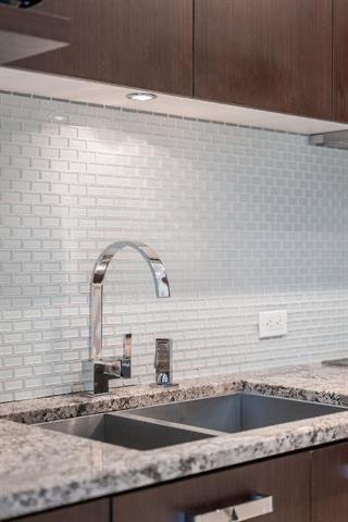 1028 Barclay Street - Photo 4