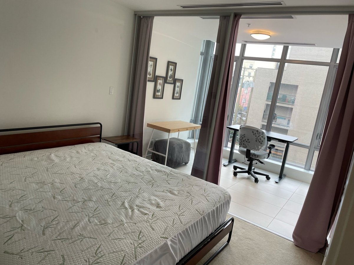 1028 Barclay Street - Photo 8