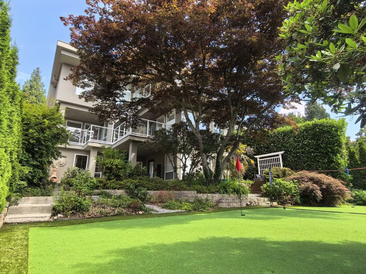 4070 Rose Crescent - Photo 1