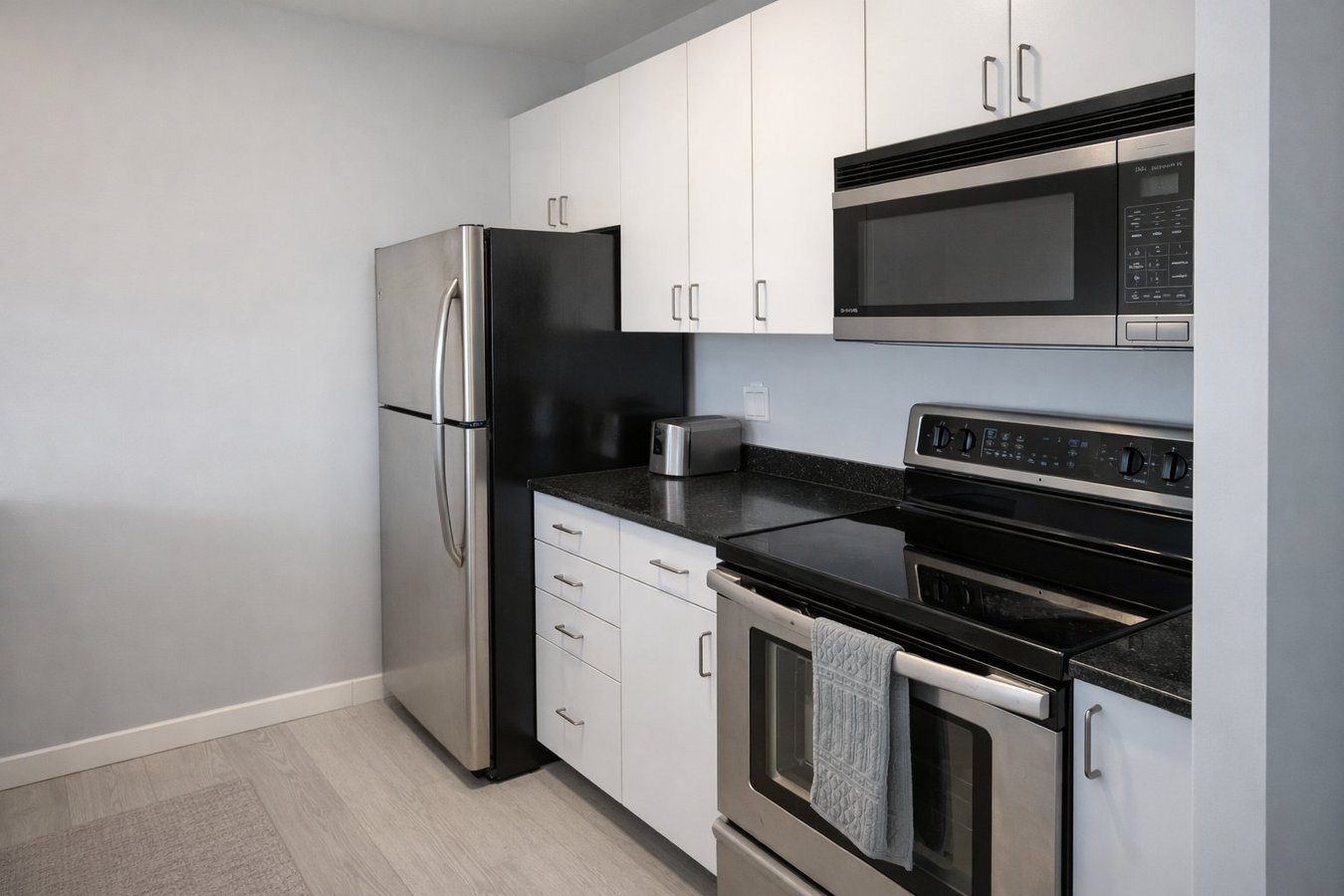 438 Seymour Street - Photo 3