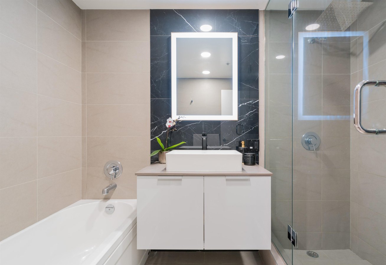 108 West Cordova Street - Photo 4