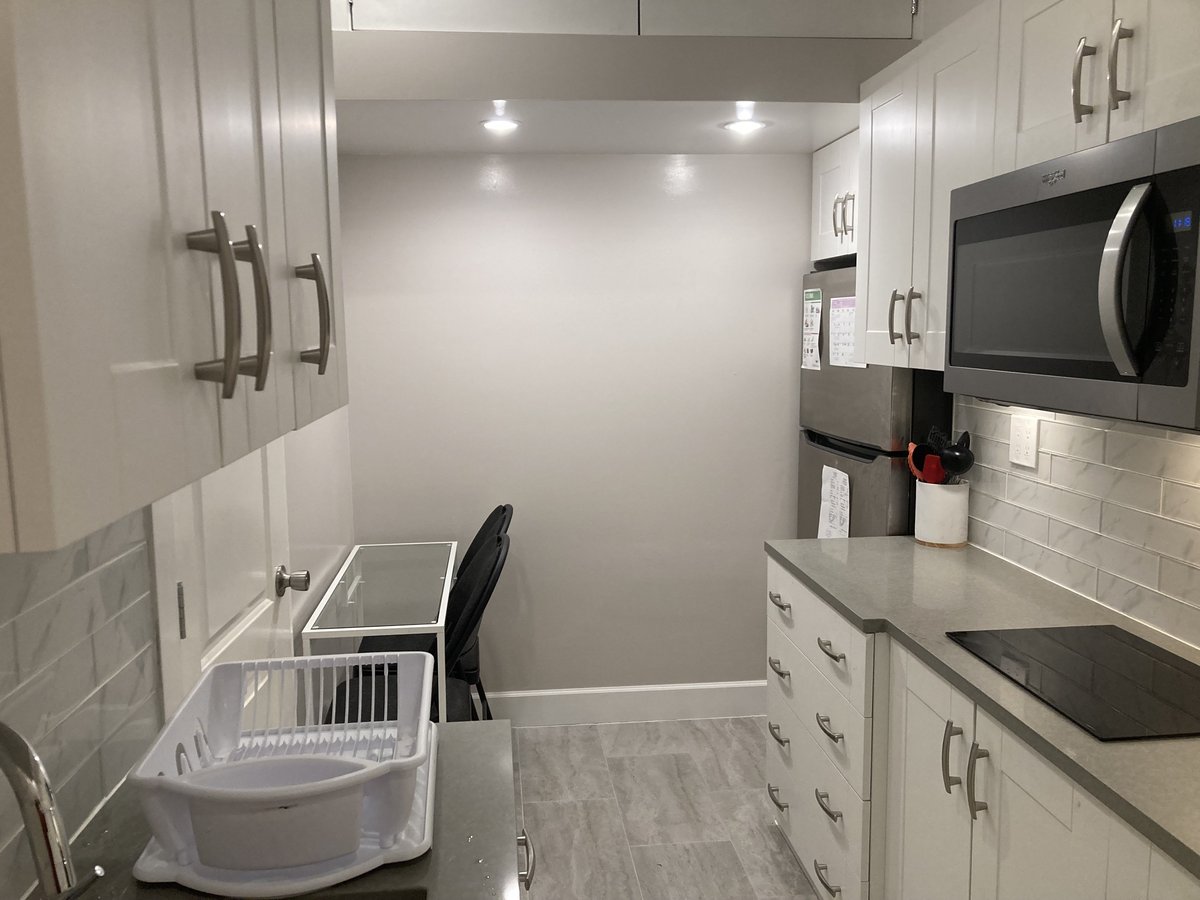 1550 Comox Street - Photo 11