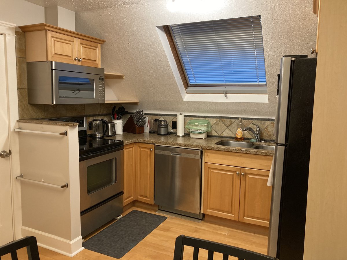 1550 Comox Street - Photo 14