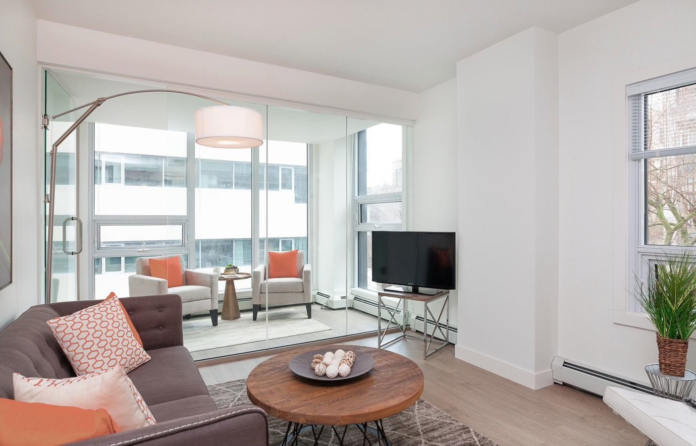 555 West 7th Avenue - Photo 5