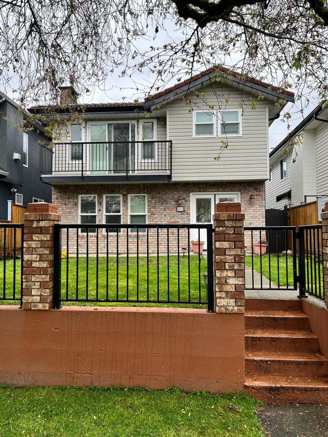 Vancouver BC Basements, Studios and Town Houses for Rent