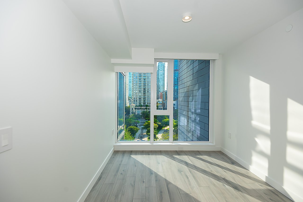 1107 Richards Street - Photo 14