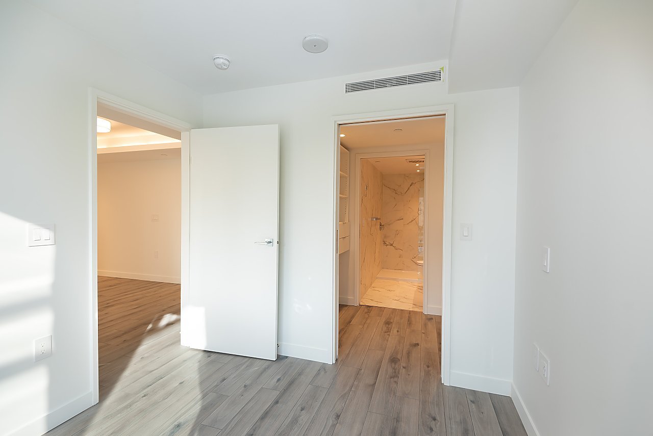 1107 Richards Street - Photo 15