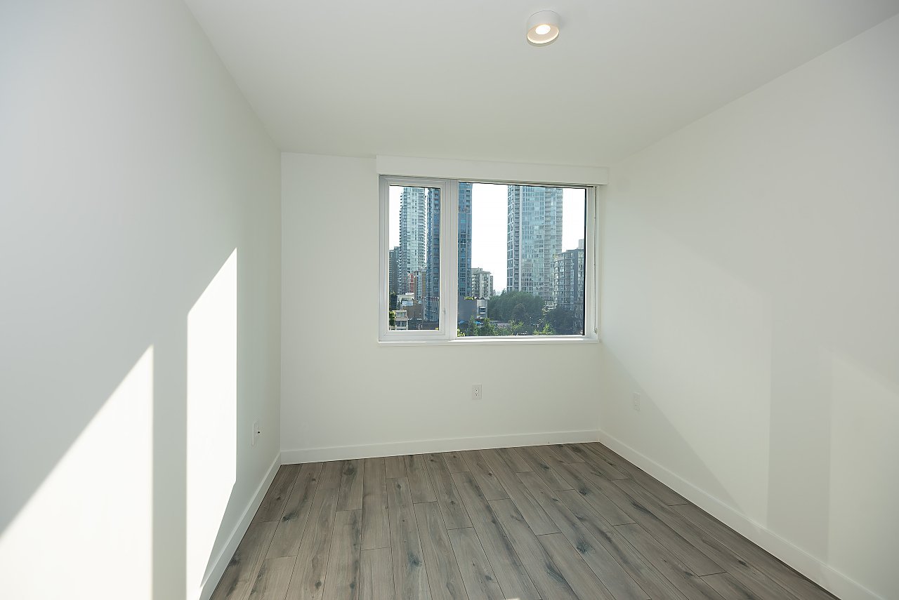 1107 Richards Street - Photo 18