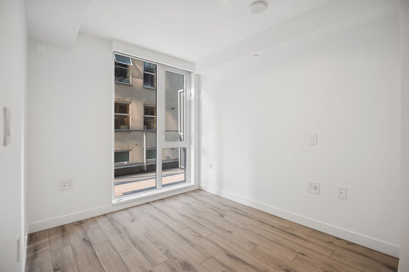 1107 Richards Street - Photo 8