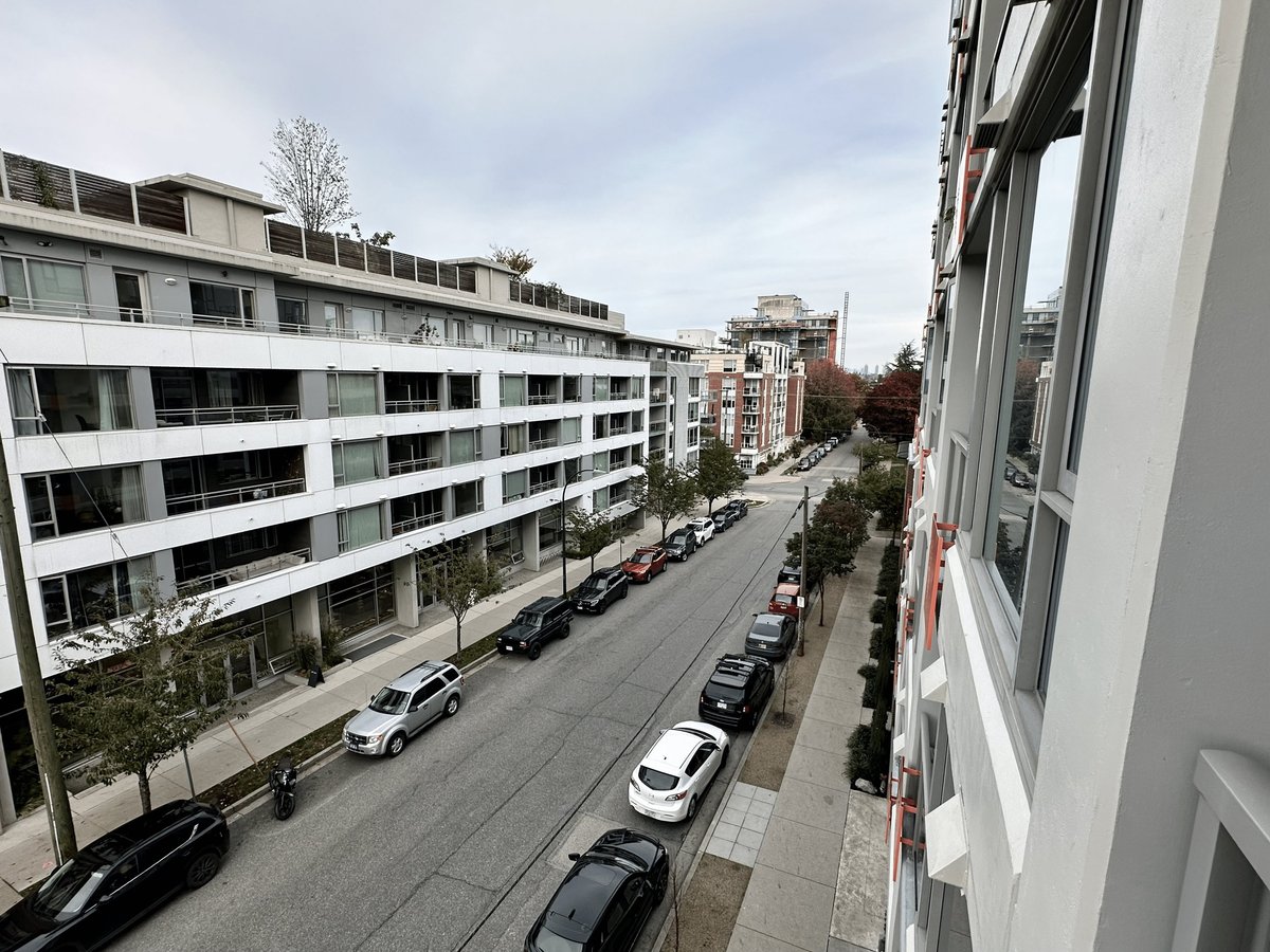 250 East 6th Avenue - Photo 16