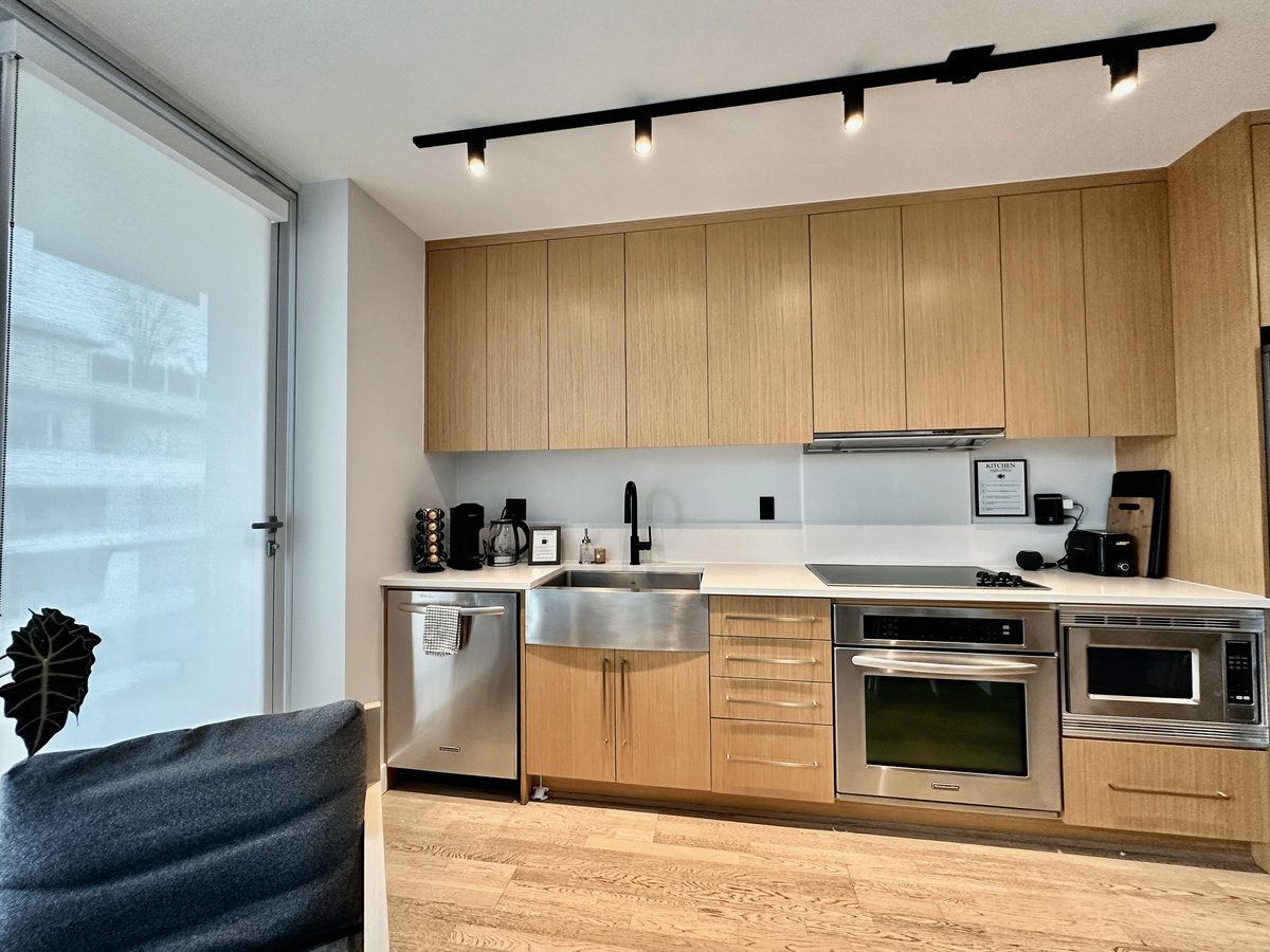 250 East 6th Avenue - Photo 1