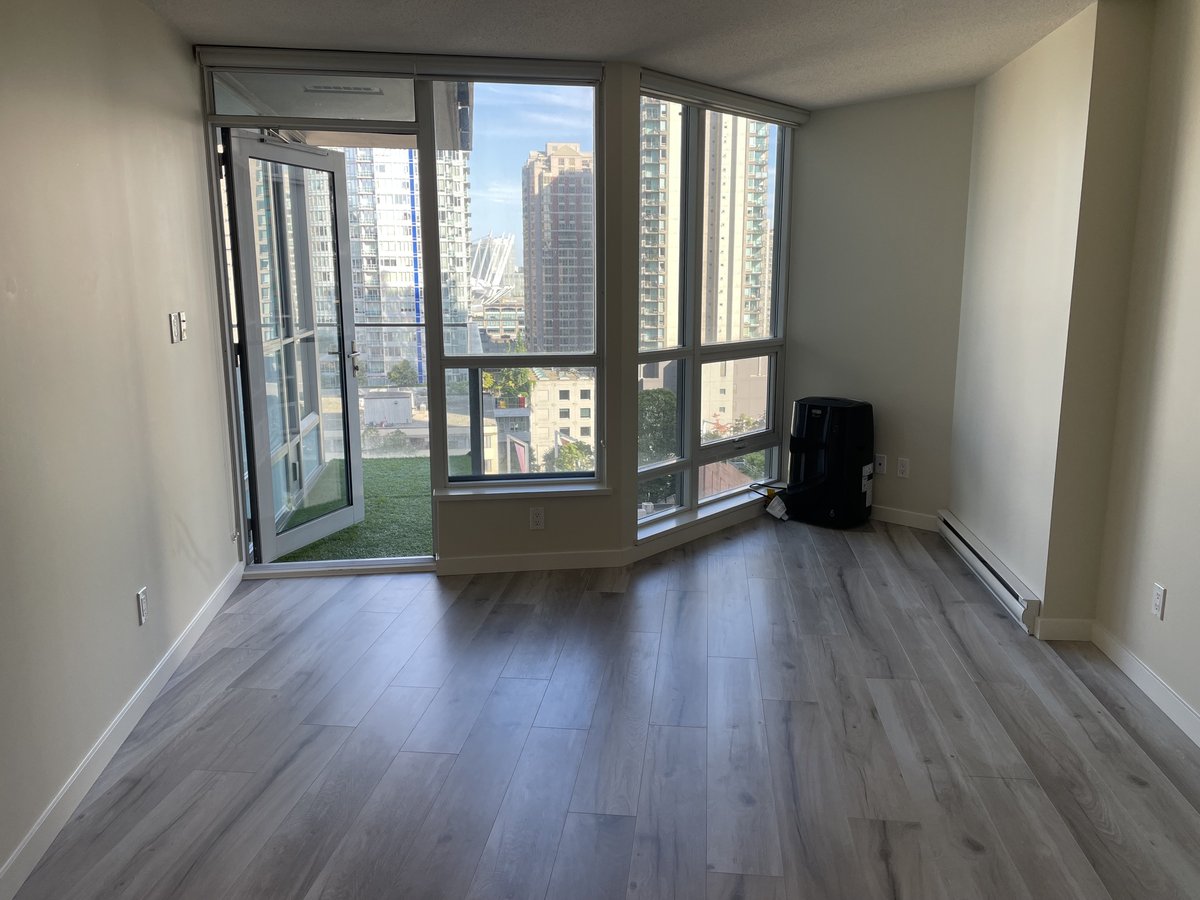 833 Seymour Street - Photo 2