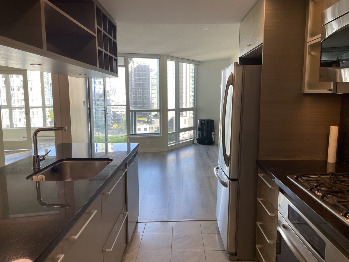 833 Seymour Street - Photo 4