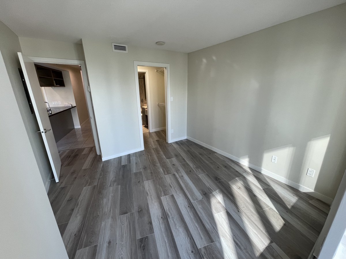 833 Seymour Street - Photo 10