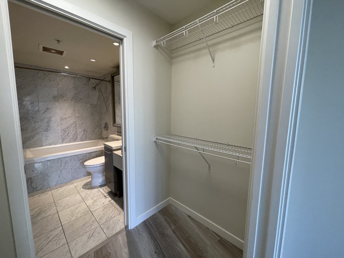 833 Seymour Street - Photo 11