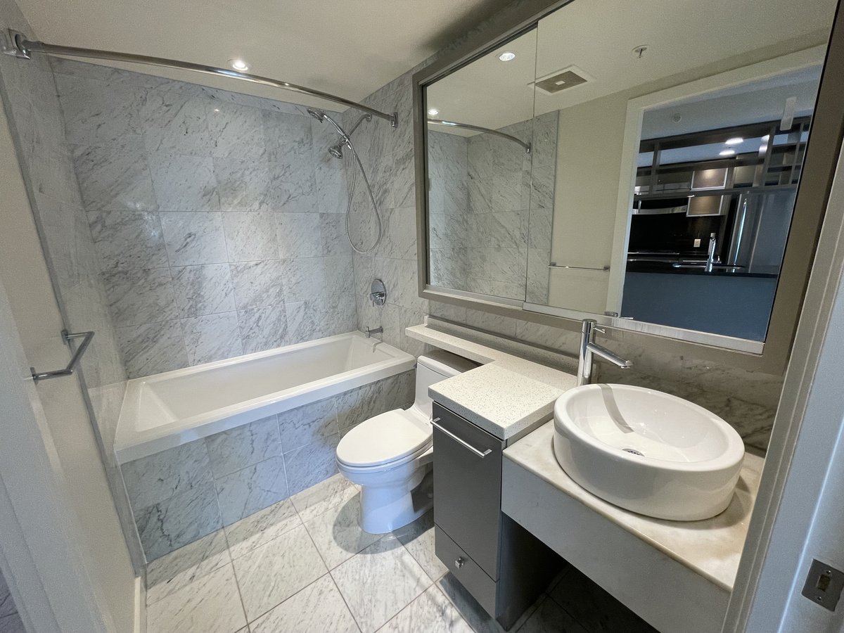 833 Seymour Street - Photo 12