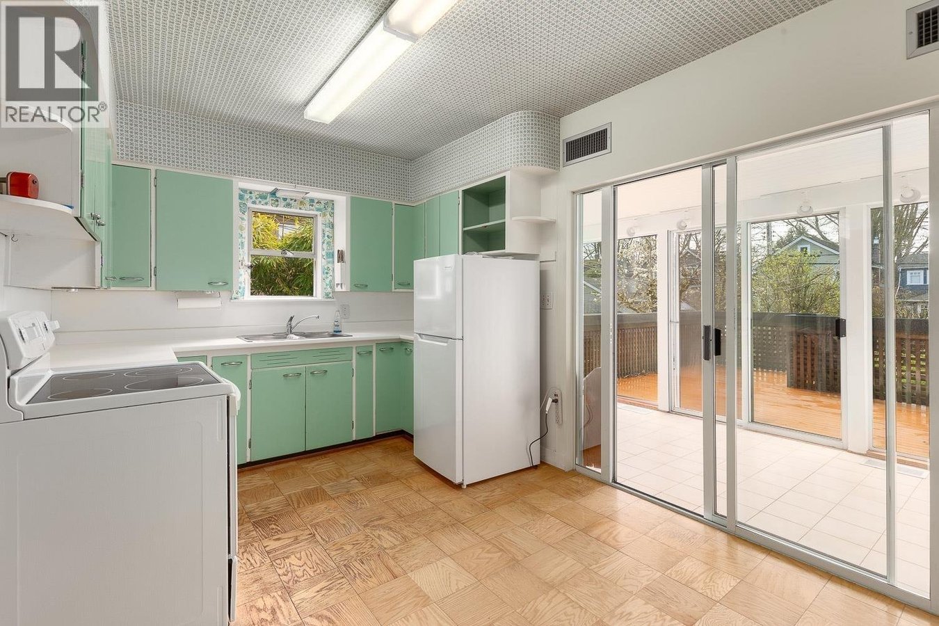 2950 W 31ST AVENUE - Photo 4