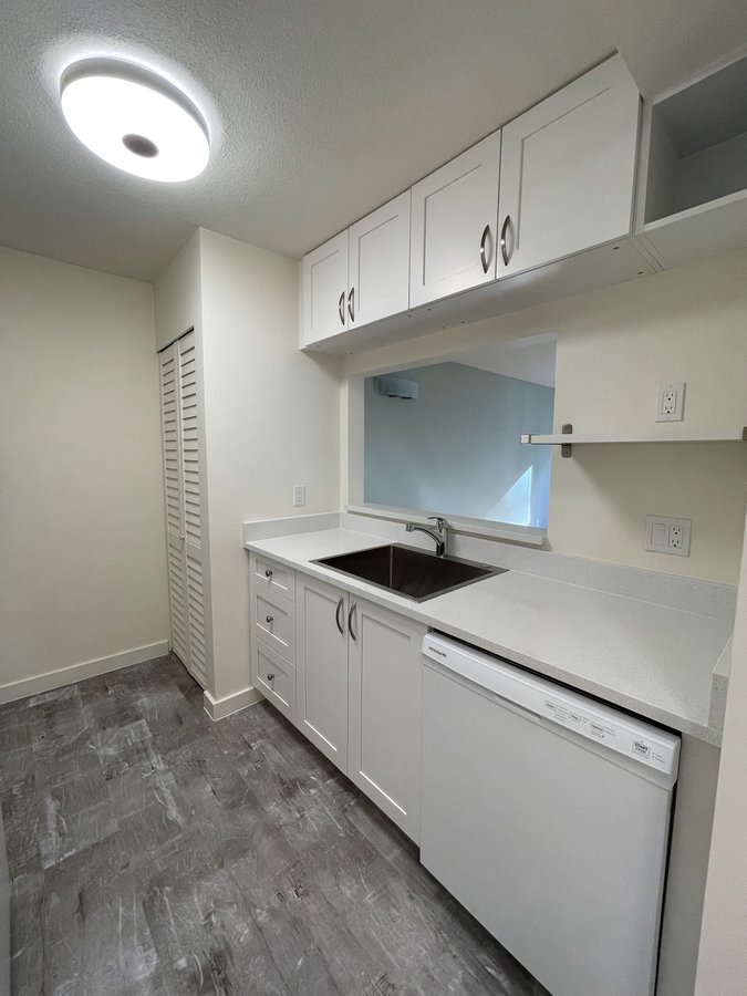 4990 Mcgeer Street - Photo 3