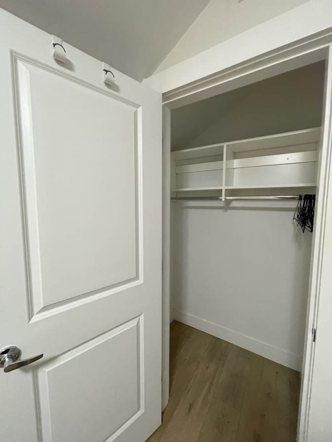 East 35th Avenue - Photo 4