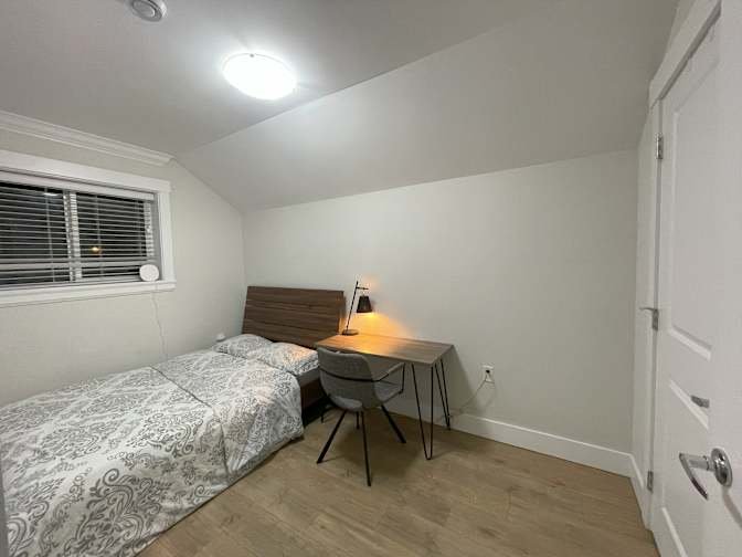 East 35th Avenue - Photo 5