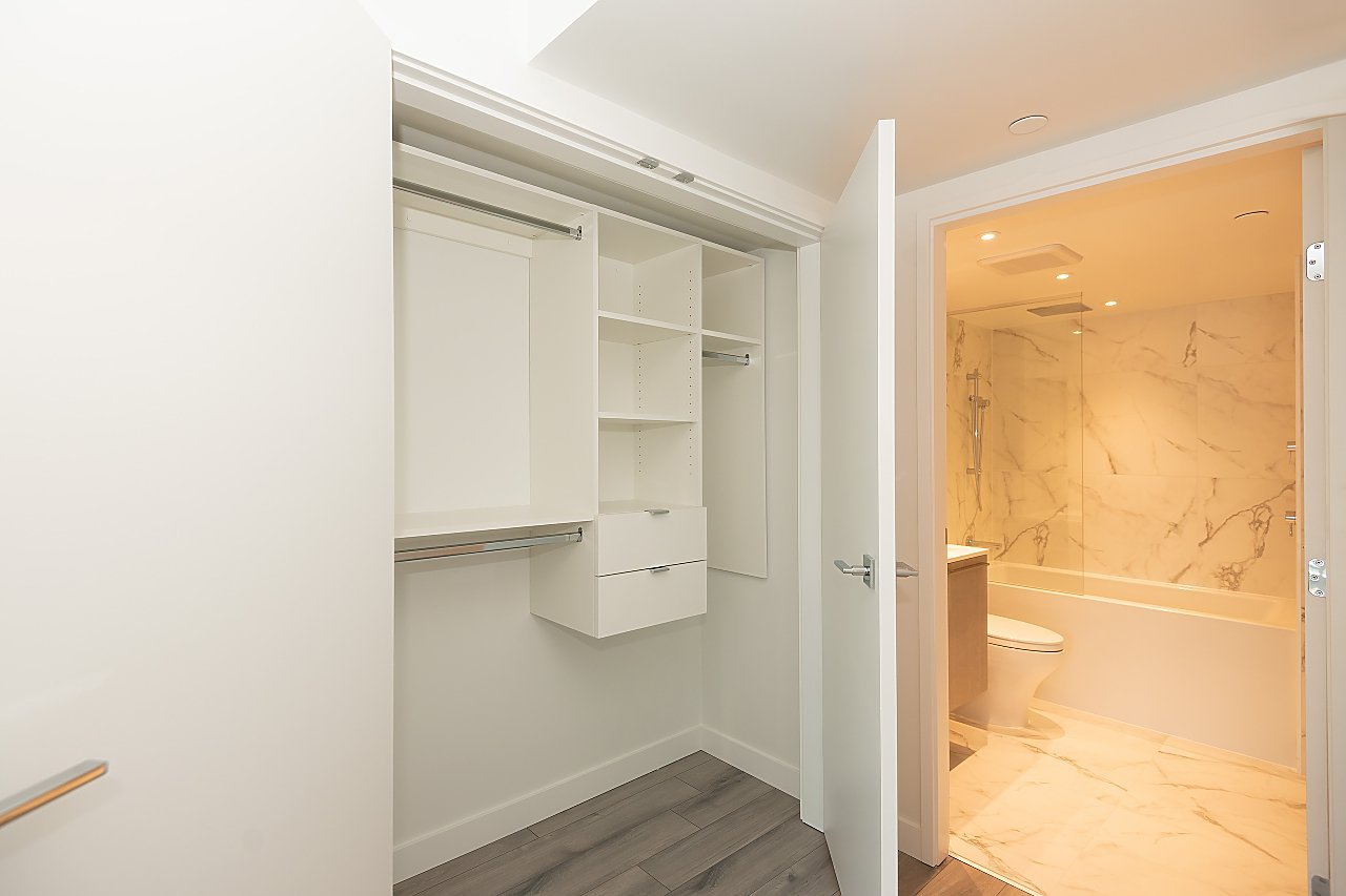 1107 Richards Street - Photo 8