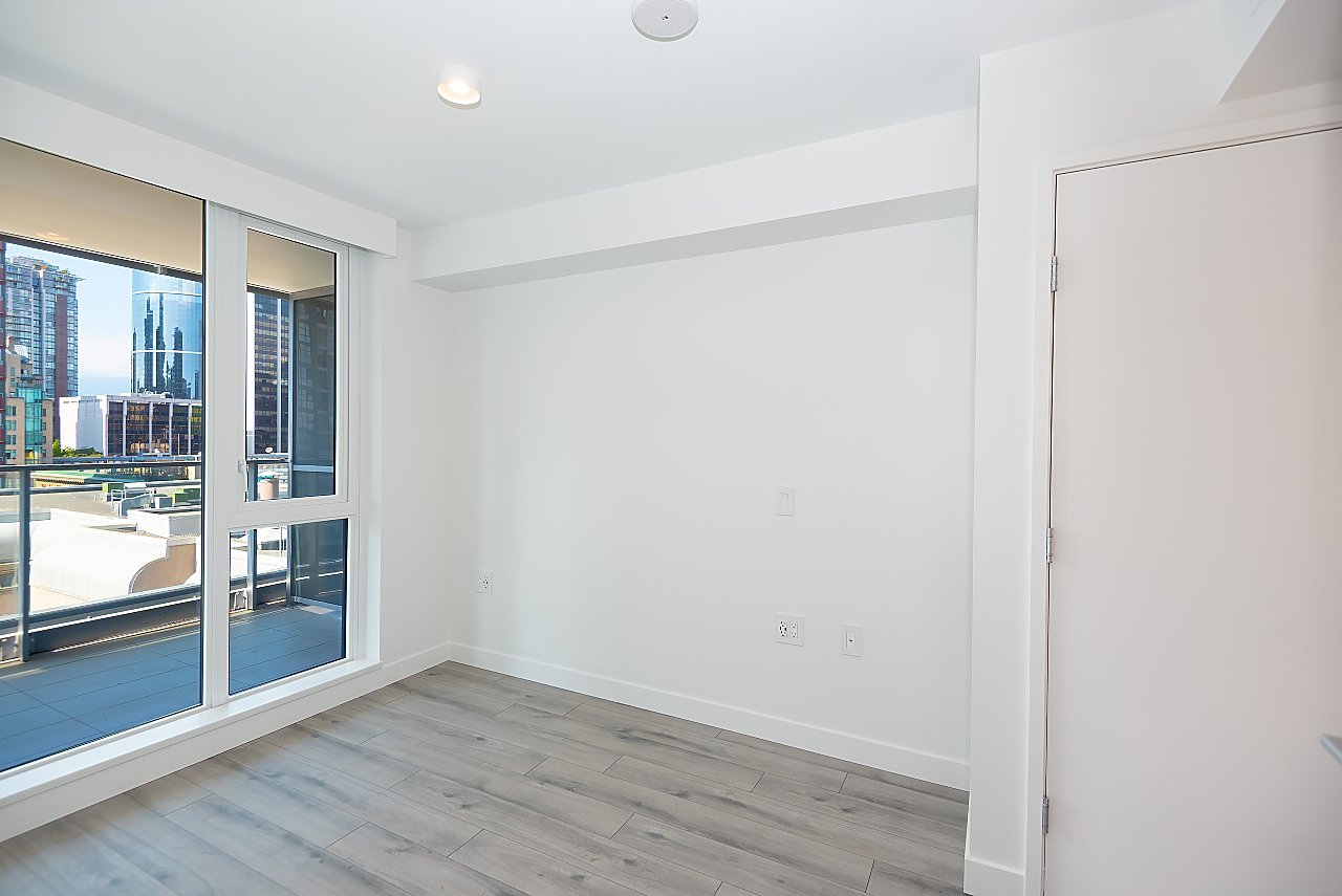 1107 Richards Street - Photo 6