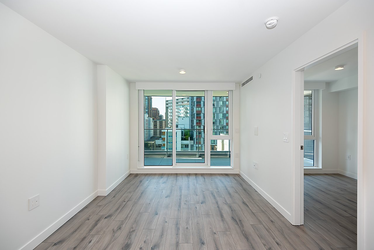 1107 Richards Street - Photo 1