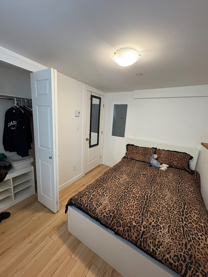 East 17th Avenue - Photo 17