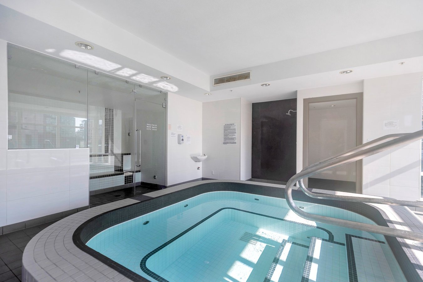 535 Smithe Street - Photo 18