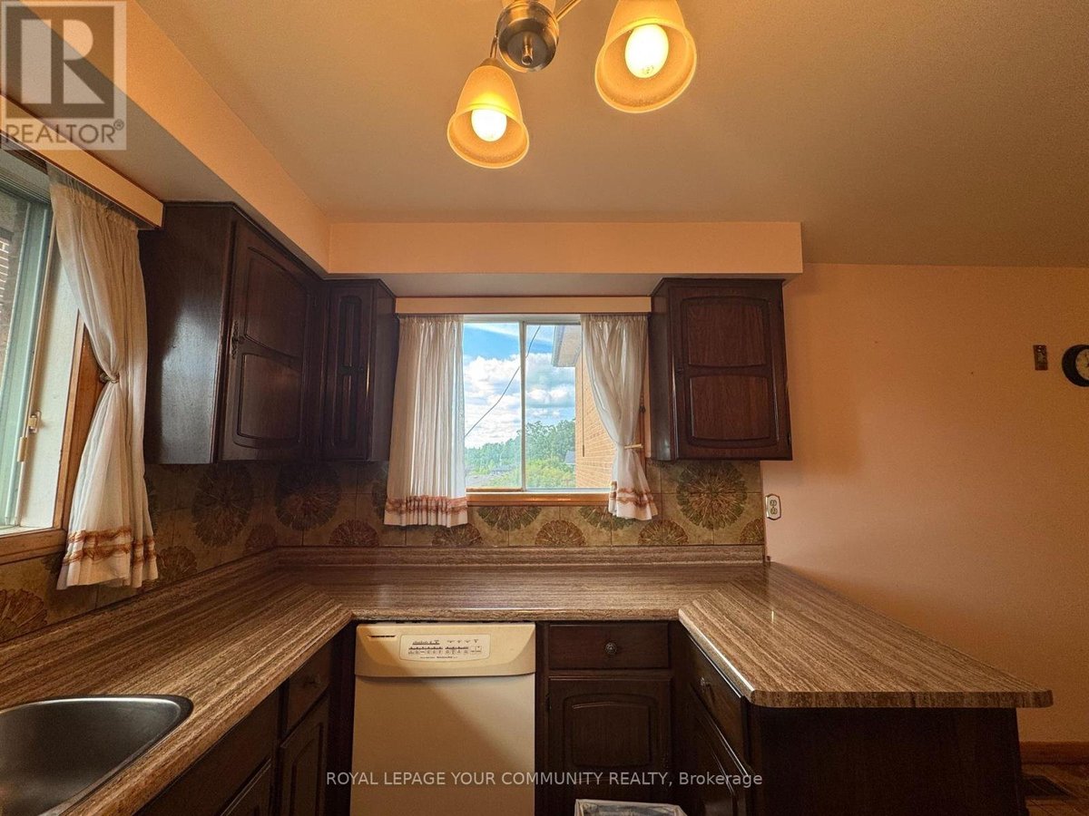 160 JULES AVENUE - Photo 11