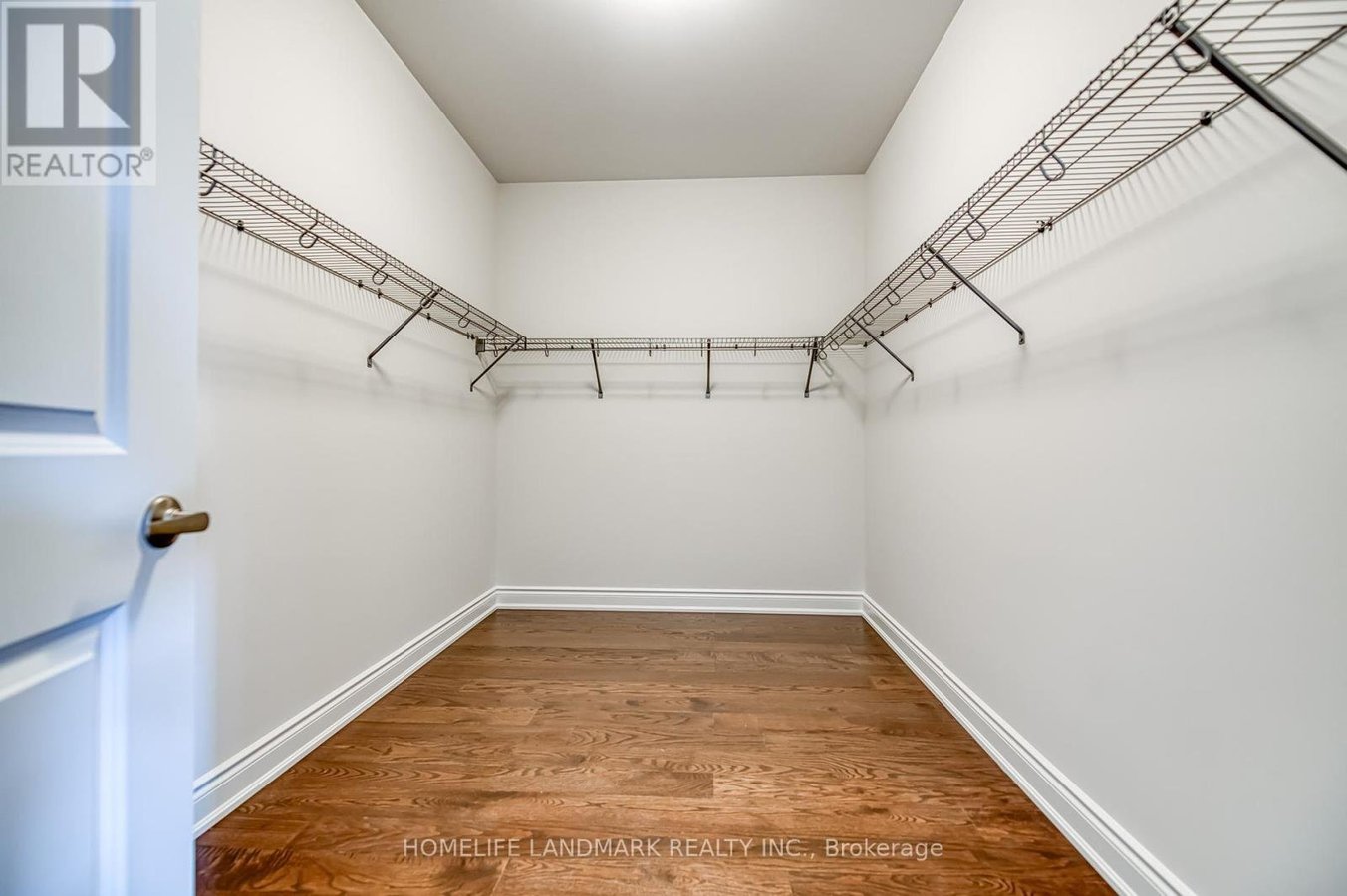 160 WINTHROP CRESCENT - Photo 34
