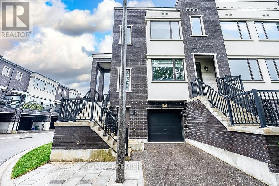 77 SYDNEY CIRCLE - Photo 1