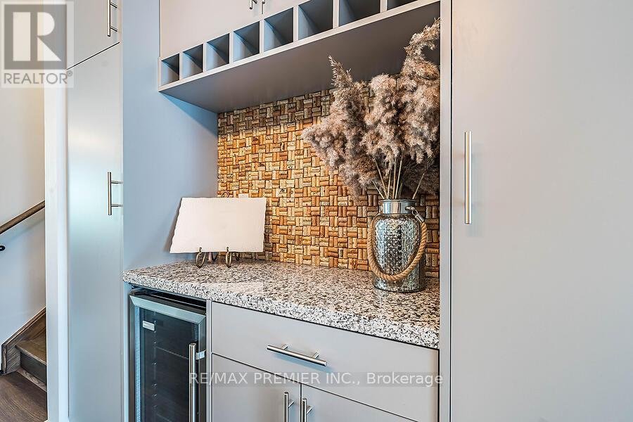 77 SYDNEY CIRCLE - Photo 15